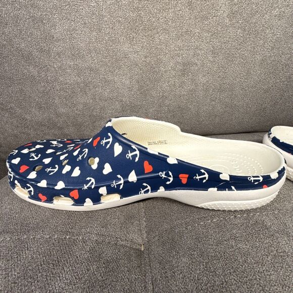 Freesail Crocs Women’s Size 10 Blue & White Anchors Hearts Clogs - Picture 11 of 12
